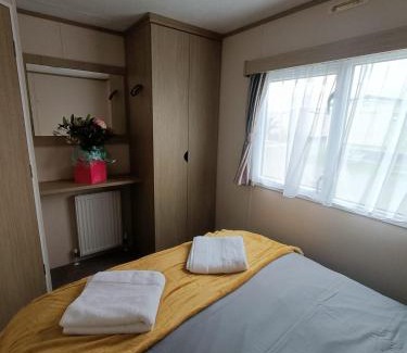 Rhyl Ski Chalet | Laurel 20 holidayhome