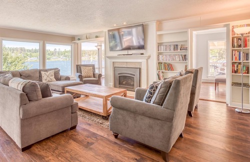 Otis House | Laurel Haven
