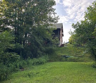 Woodbine Hotel | Laurel Lake Cabins