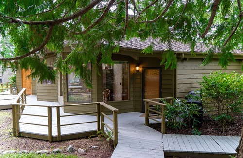 Friday Harbor House | Laurel Point - Friday Harbor on Beautiful San Juan Island