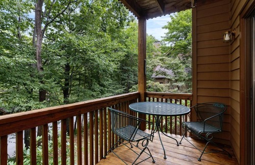 Wintergreen Condo | Laurelwood 80 with Wintergreen Advantage