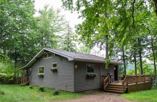 Harrington Cottage | Laurentian Lakeside Cottage 53, 4-season, 3 bedroom 2 bath cottage sleeps 8