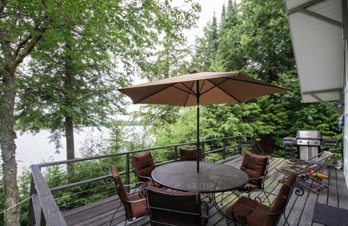 Harrington Cottage | Laurentian Lakeside Cottages 49, 3-season, 3-bedroom, 1.5 bath cottage sleeps 6