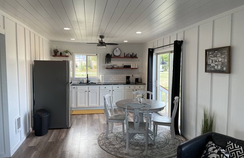 Bancroft House | Lava Hot Springs Country Farmhouse 2 bedroom, sleeps 8.