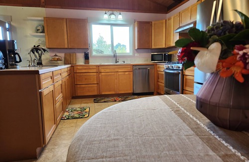Volcano House | Lava Lover's Getaway just minutes from Hawaii Volcanoes National Park