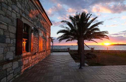 Seferihisar Hotel | Lavantalı Konak Otel Restoran