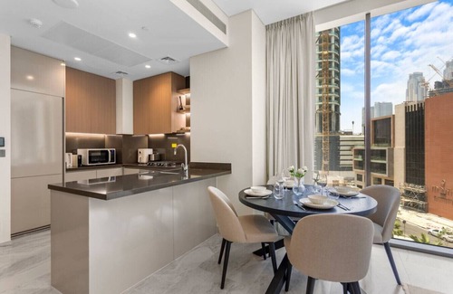 Downtown Dubai Apartment | Lavish 1-Bedroom w/Burj Khalifa view in Peninsula