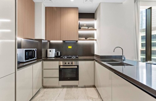Downtown Dubai Apartment | Lavish 1-Bedroom w/Burj Khalifa view in Peninsula