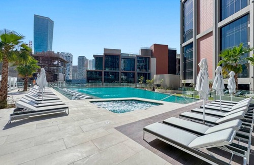 Downtown Dubai Apartment | Lavish 1-Bedroom w/Burj Khalifa view in Peninsula