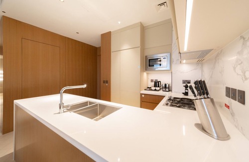 Downtown Dubai Apartment | Lavish 2BR Apt w/Burj Khalifa View