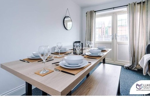 Liverpool House | ◑Lavish 4 Bed ◑Master Ensuite ◑Parking ◑Garden