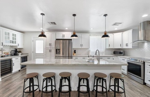 Camelback East House | Lavish 5 bed w/Backyard Oasis & Gameroom!