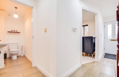 Bolton Apartment | Lavish Bolton Abode - Sleeps 6