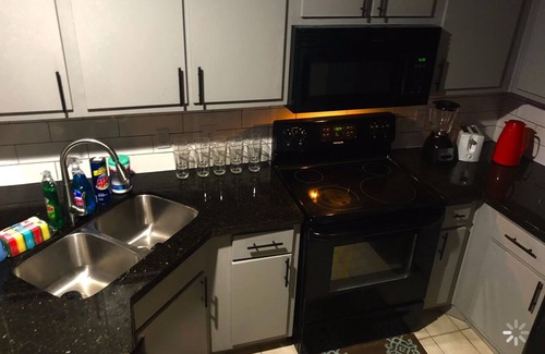 Shady Acres Apartment | Lavish paradise 2 bedroom - 2 bathroom residence in the heights