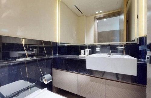 Jadaf Apartment | Lavish stay at 3BR apartment - Binghatti Creek - Sleek & Sophisticated - Steps Away from Dubai mall & Burj Khalifa
