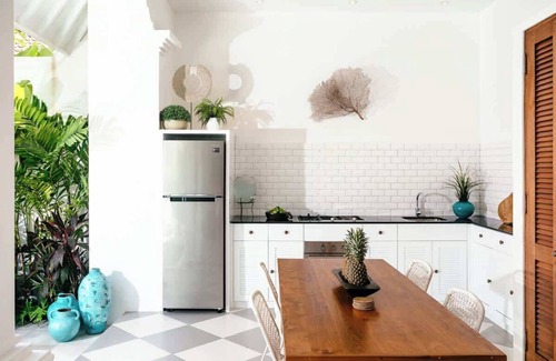 Laksmana Cottage | Lavish Villa Wahah Steps to Seminyak Mall & Beach