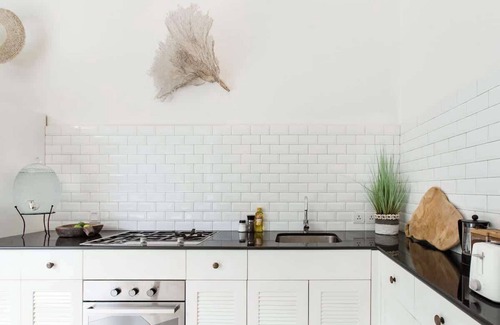 Laksmana Cottage | Lavish Villa Wahah Steps to Seminyak Mall & Beach