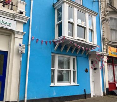 Dawlish Apartment | Lawn View Apartment