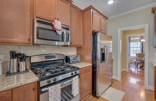 Cary House | Lawrence 4BR @ Walnut St Park with fenced yard and garage