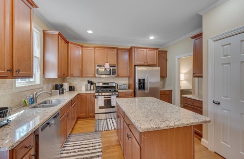 Cary House | Lawrence 4BR @ Walnut St Park with fenced yard and garage