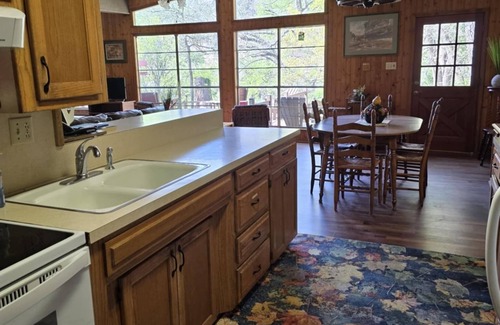 Hunt House | LAZY ACHERS - Beautiful Private Riverfront Getaway - Guadalupe River Hunt TX
