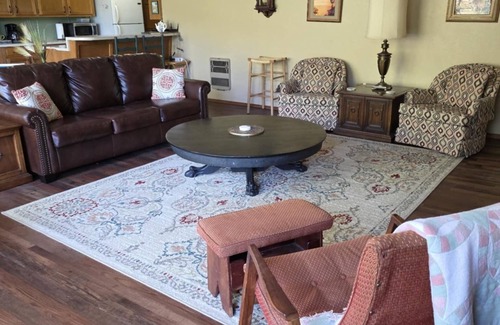 Hunt House | LAZY ACHERS - Beautiful Private Riverfront Getaway - Guadalupe River Hunt TX