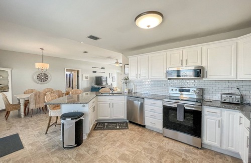 Dauphin Island House | Lazy Bass - Family Friendly Three Bedroom/Two Bath Home - Easy Walk to Beach