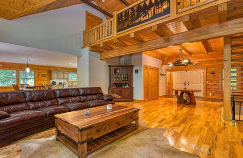 Waynesville House | Lazy Bear 5 BR/5.5 BA