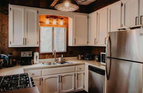 Moonridge House | Lazy Bear Chalet –Spa- Grill- close to the slope