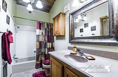 Ruidoso Cabin | Lazy Bear Lodge: 'Relaxation achieved' with hot tub.