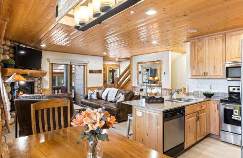 Park City House | Lazy Bear Log Cabin - Canyons Park