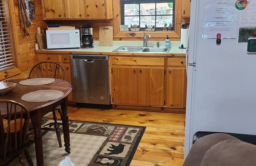 Blue Ridge Cabin | " Lazy Bears Cabin" Located in Cherry LognHighly Rated 9.8 overall by Guest