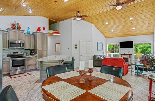 Jasper House | Lazy Daze: 3 BR, 2 BA in Jasper , Sleeps 11