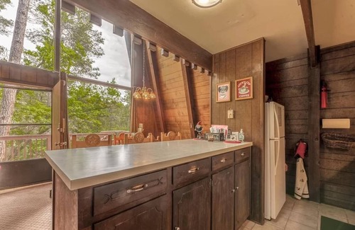 Ruidoso Cabin | Lazy Dog Lodge - hot tub, dog friendly, wifi