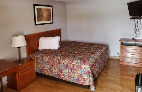 Junction Hotel | Lazy T Motel