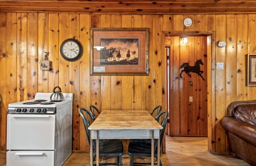 Greer Cabin | Lazy Trout Pinon Cabin
