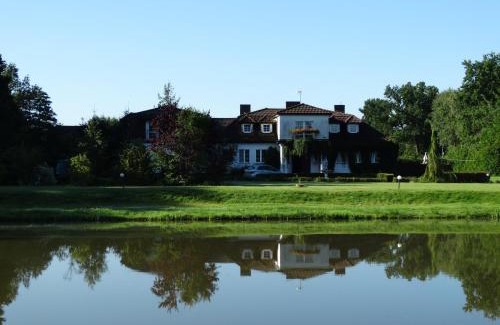 Darlowko Resort | Leśny Dworek Winnica Darłowo