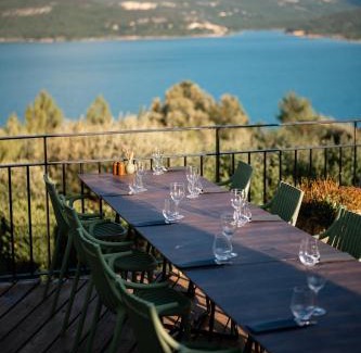 Sainte-Croix-du-Verdon Hotel | Le 10 18 hôtel restaurant