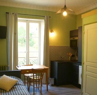 Aix-les-Bains City Center Apartment | Le 110, un grand studio 2 étoiles, pour tout faire à pied