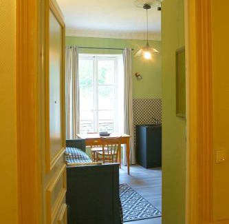 Aix-les-Bains City Center Apartment | Le 110, un grand studio 2 étoiles, pour tout faire à pied