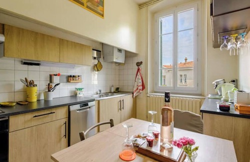 Bastide Saint-Louis Apartment | Le 117 Large one-bedroom apartment in mansion near Bastide