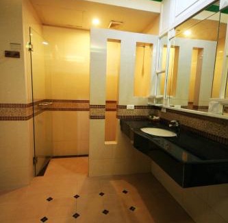 Ao Nang Hotel | Le Ayodhaya Palace Krabi Beach Resort