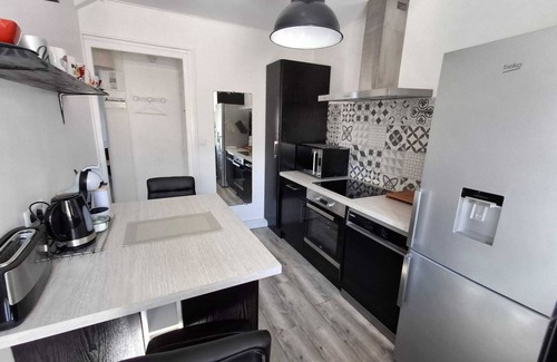 Aix-les-Bains Apartment | Le Balcon du Port- private parking