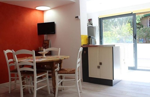Lacanau-Ocean Apartment | Le Bananier: Apartment in a charming "typical Canaulaise" villa