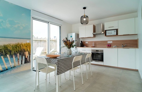 Locmariaquer Apartment | Le Bas du Nelud - Appt dans maison avec jacuzzi
