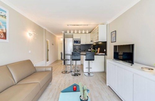 Pointe Croisette Apartment | Le Beach Garden by Interhome