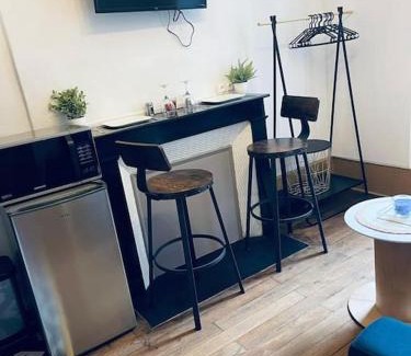 Bourges Apartment | Le Black and White studio centre-ville historique