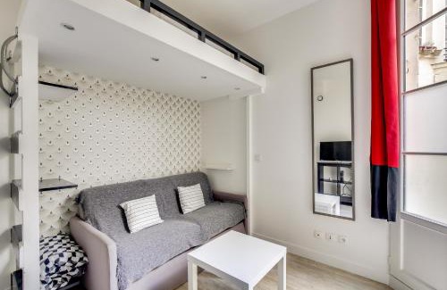 Notre-Dame Apartment | Le Black and White - Trianon