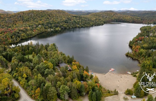 Sainte-Lucie-des-Laurentides Ski Chalet | 🔥 Le1601 - Spa and Beach - Chalets in the north 🔥
