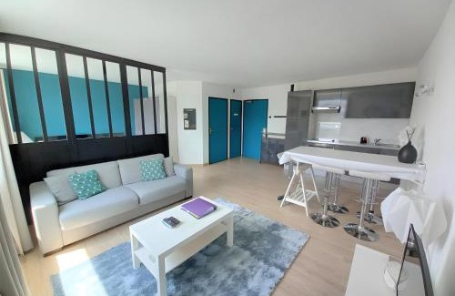 Chasseneuil-du-Poitou House | Le Cabano'scope